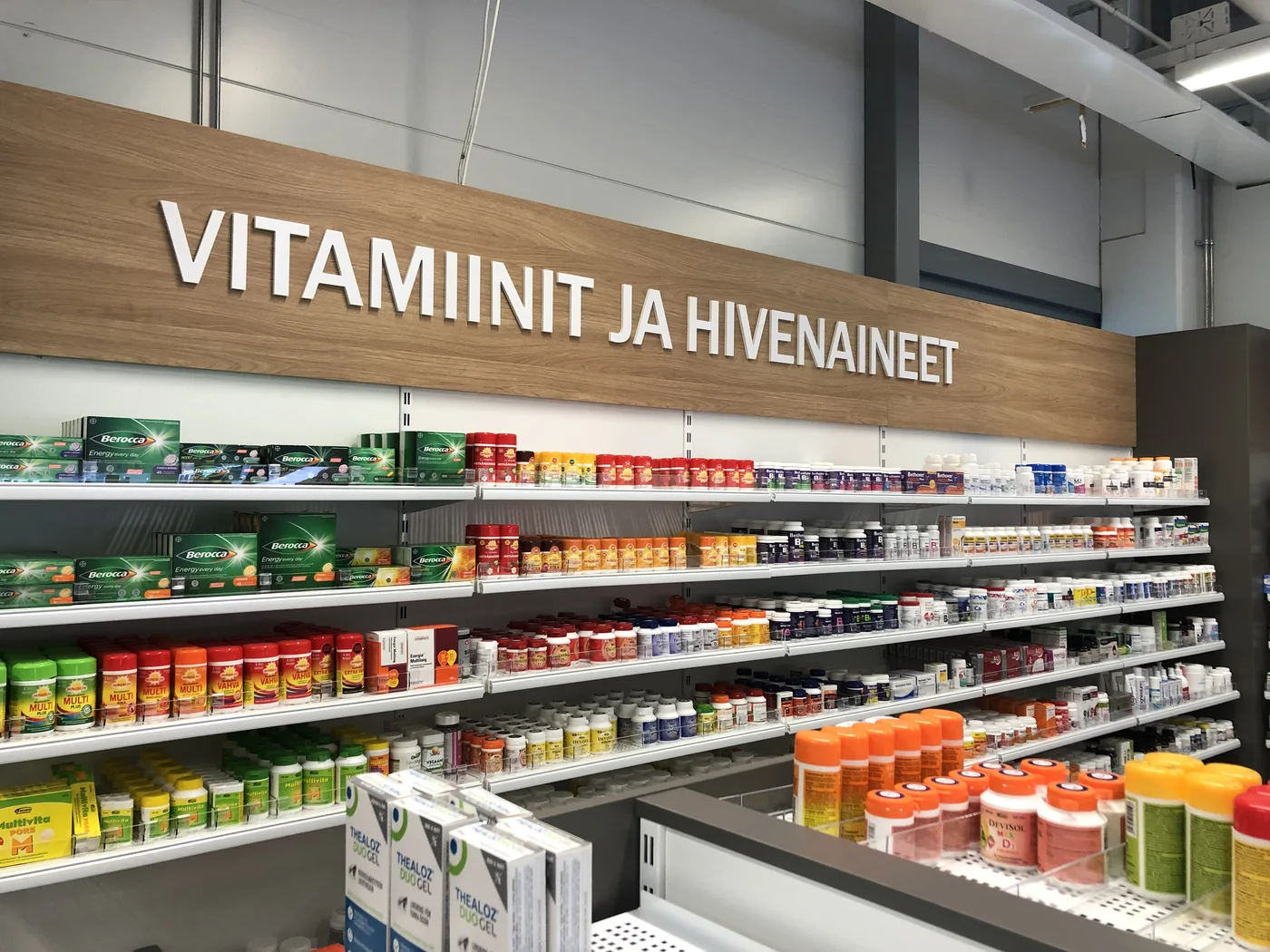 Apteekin Vitamiinit ja hivenaineet -osasto-opaste